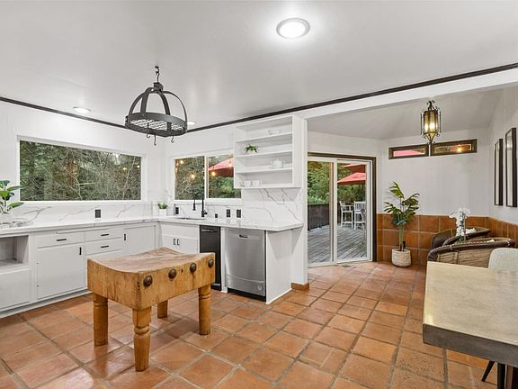 5th image of 195 Ramona Dr