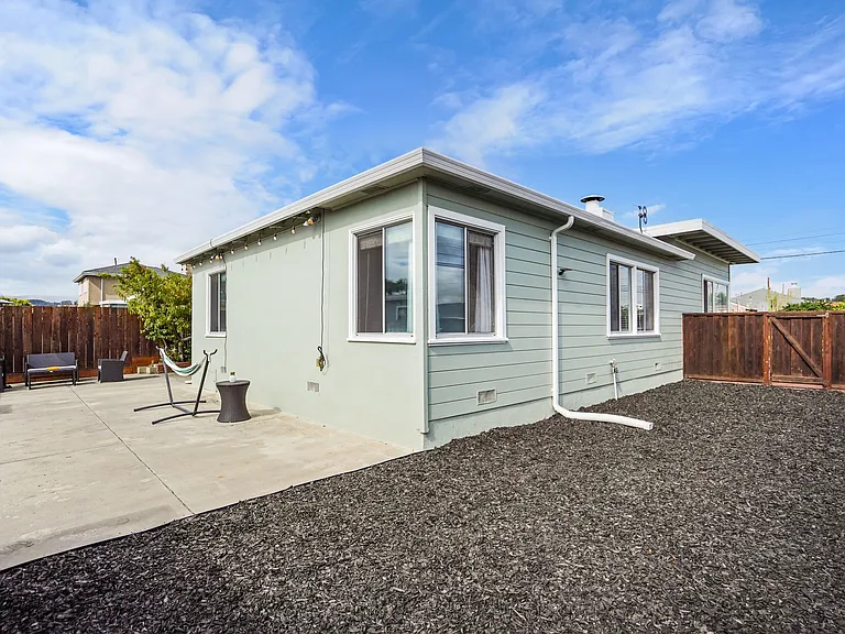 101 Manzanita Ave — Photo 16