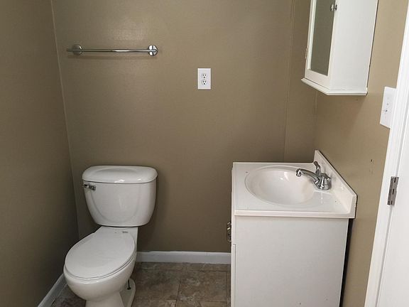 1/2 Bath