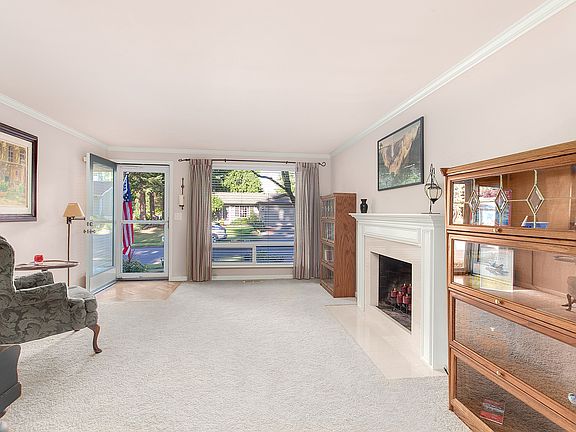 3rd image of 10621 169th Ave NE