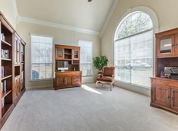 2nd image of 4802 Mill View Dr
