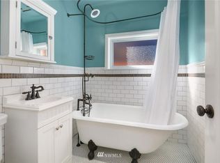 6305 49th Ave SW, Seattle, WA 98136