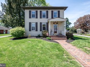 220 S 2nd St, Bainbridge, PA 17502