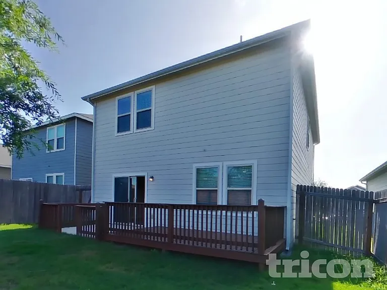 4827 Hallies Gdn — Photo 16
