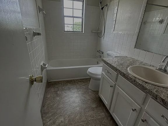 2nd image of 2225 N 47th Ter
