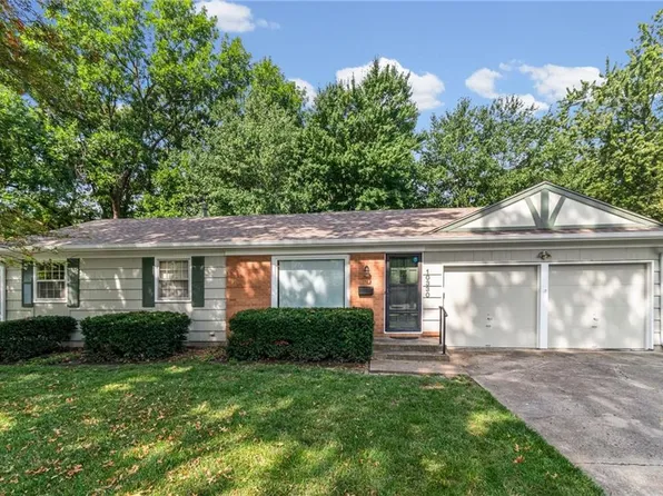 10330 Dearborn Dr, Overland Park, KS 66207