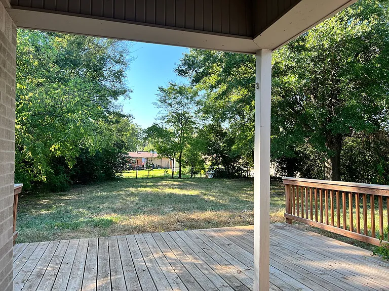 1225 San Antonio St — Photo 29