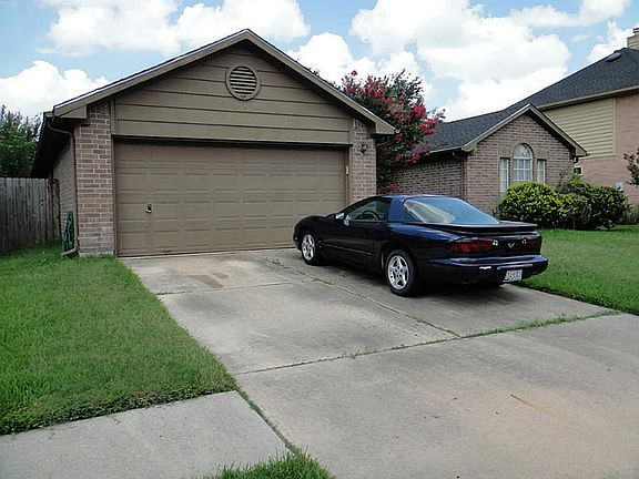 3rd image of 16711 Rock West Dr