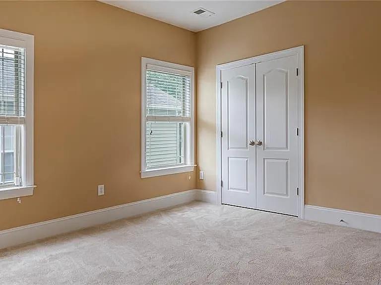 4009 Cedar Point Ave — Photo 32