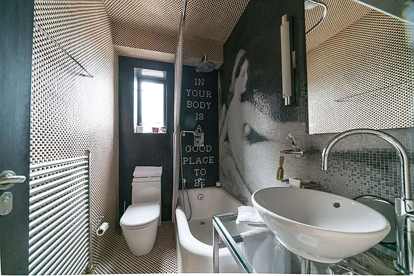 Sold by Compass | media 37