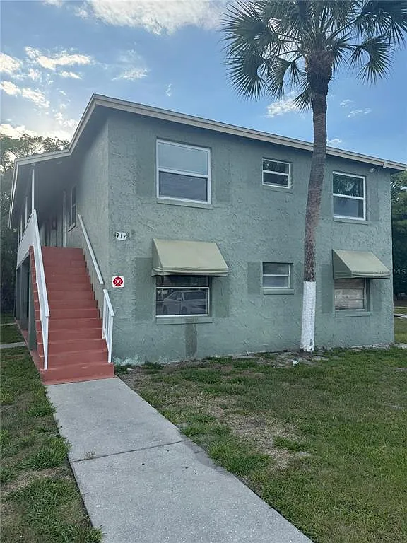 2 bed, 1.0 bath, 900 sqft, $1,400 — Photo 2