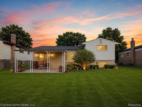 2nd image of 36177 Waltham Dr