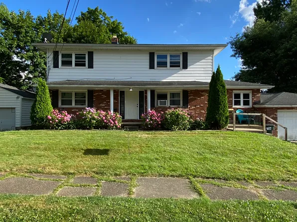 76 1/2 Yonker St #1/2, Barberton, OH 44203