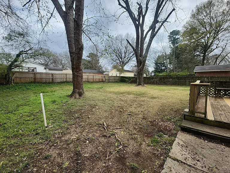 208 Wallace Rd — Photo 12
