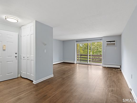 4th image of 104 Oakwood Avenue #B7