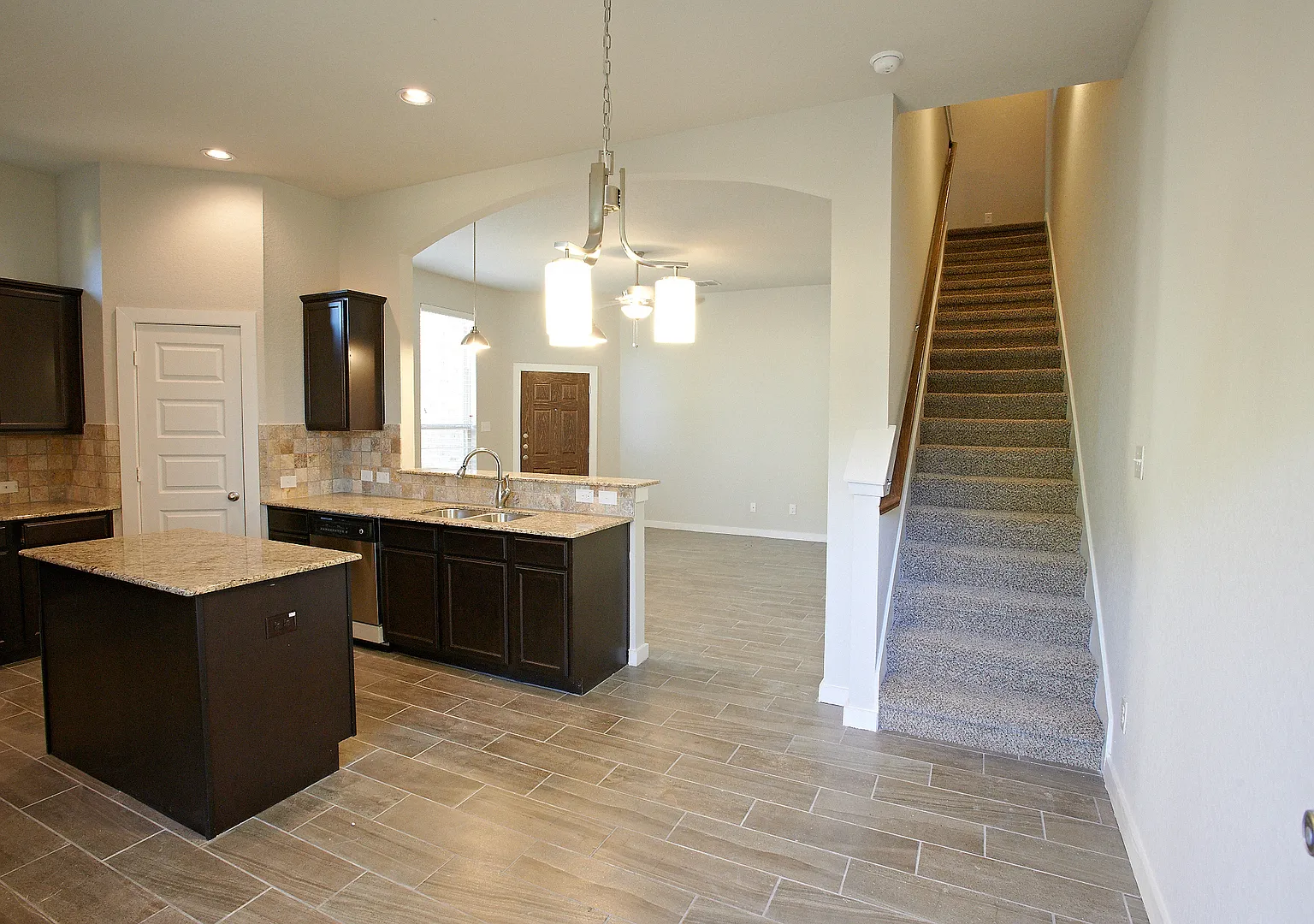 Luxury 3 Bedroom Townhome Located Near South Texas Medical Center, San Antonio, Texas! — Photo 3