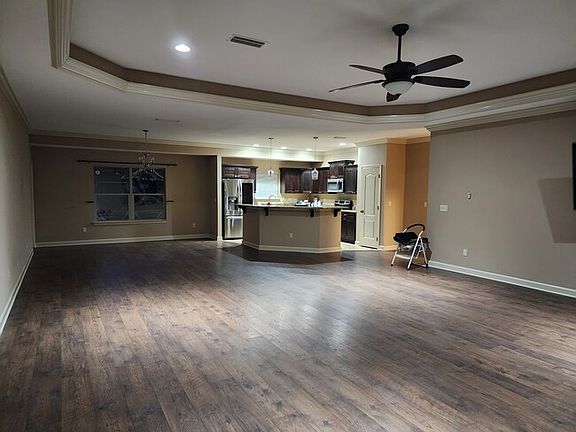 4th image of 232 Bradley Dr NE