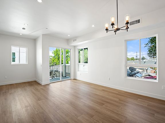 5th image of 5842 Kester Ave #5858