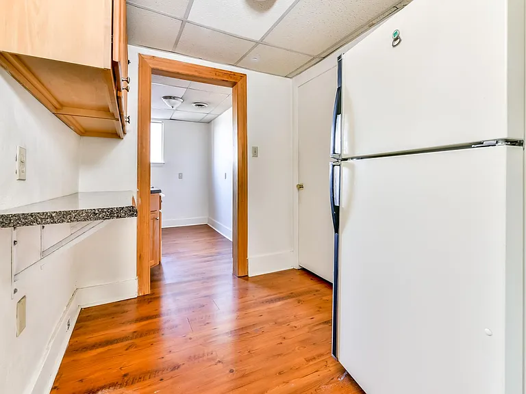 256 N Craig St #2 — Photo 1