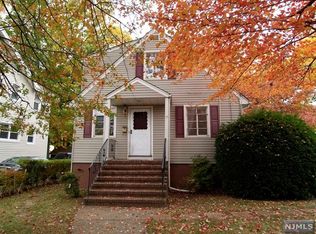 132 Queen Anne Rd, Bogota, NJ 07603