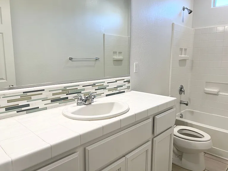 937 Lindsay Ln — Photo 20