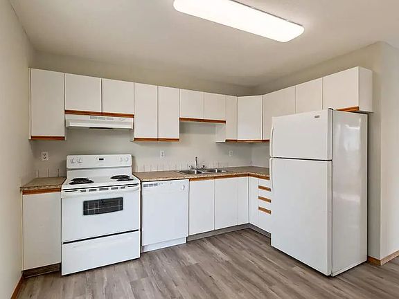4th image of 5816 53rd Ave