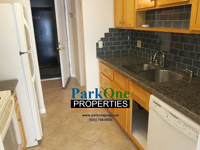 340 N Civic Dr #202 — Photo 2