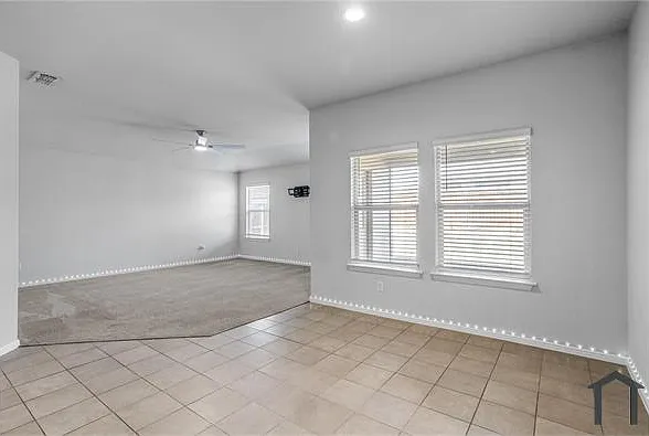 424 Amory St — Photo 9