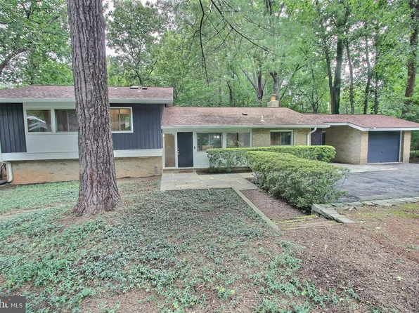 8322 Still Spring Ct, Bethesda, MD 20817