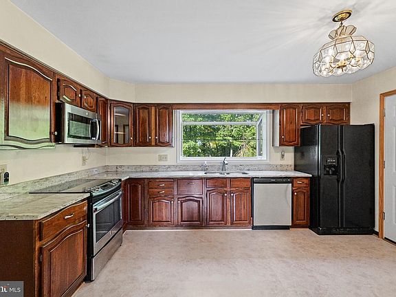 4th image of 26216 Rudale Dr