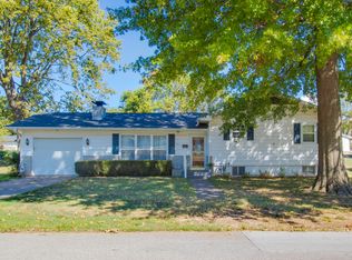 411 E 14th St, Carthage, MO 64836