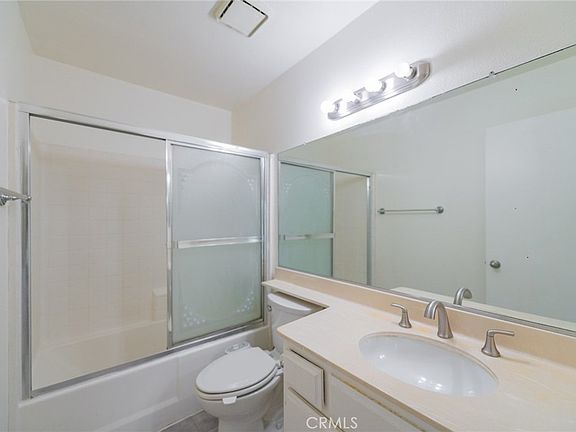 3rd image of 527 Springbrook N