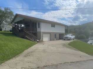 1009 Buffalo St, Mannington, WV 26582