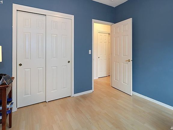 4th image of 122 Westminster Dr