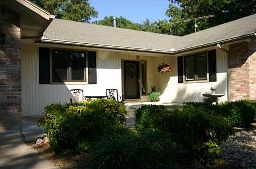 1st image of 3 Sidlaw Hills Dr