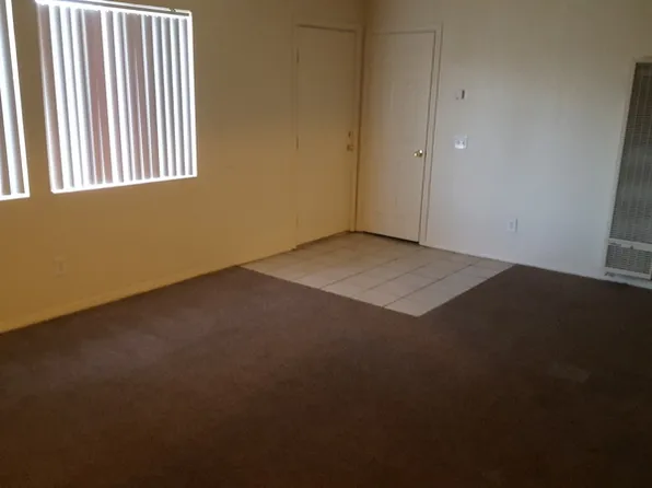 907 E Navajo St, Barstow, CA 92311