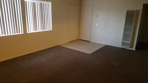 907 E Navajo St Photo 1