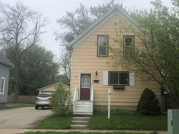 923 Lincoln Ave, Sheboygan, WI 53081