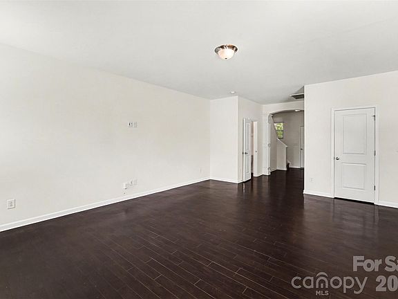 4th image of 2828 San Saba St