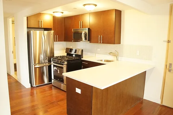 Rented by RES New York | media 10