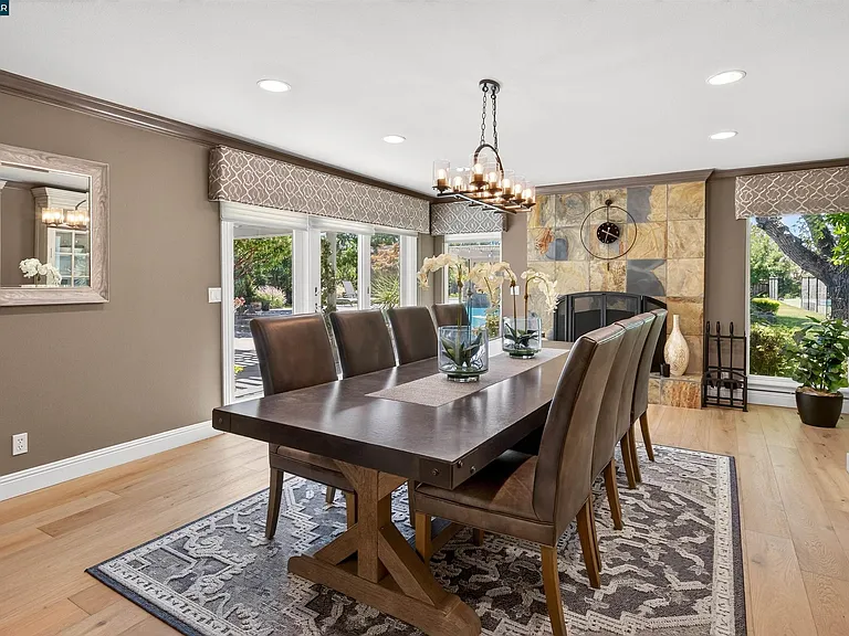 2207 Martin Ave — Photo 34