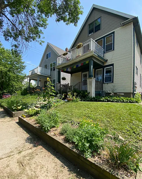 E Hadley St, Milwaukee — Photo 2