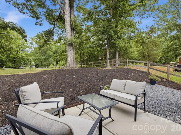 4432 Woodwind St, Charlotte, NC 28213