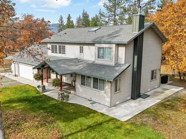 2727 Oak Valley Dr, Yreka, CA 96097