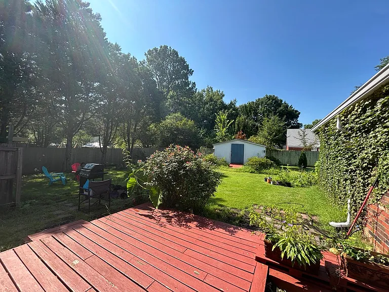 2050 Norcross Dr — Photo 40