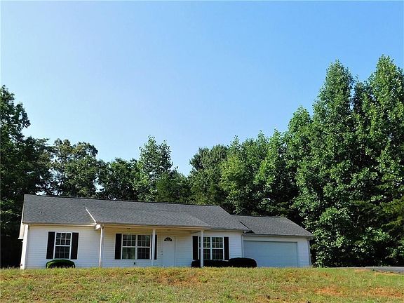2nd image of 330 Mountain View Trl