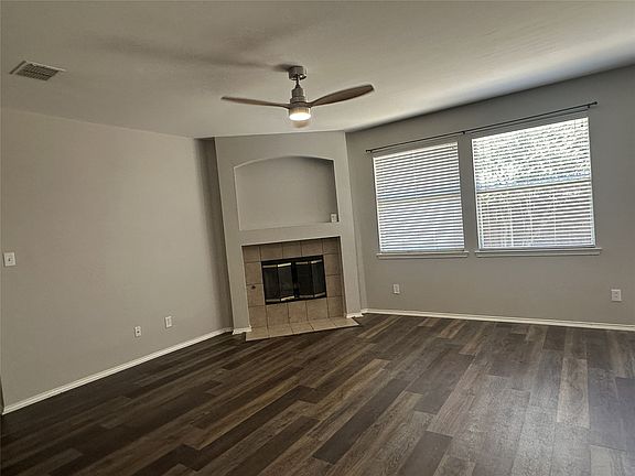 3rd image of 2800 Scott Pl