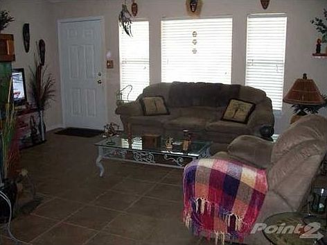 4th image of 1619 Oak Dr