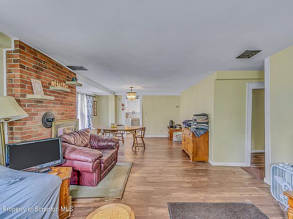3rd image of 499 Cherry St