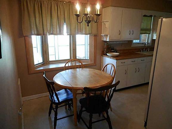 5th image of 103 Cory St